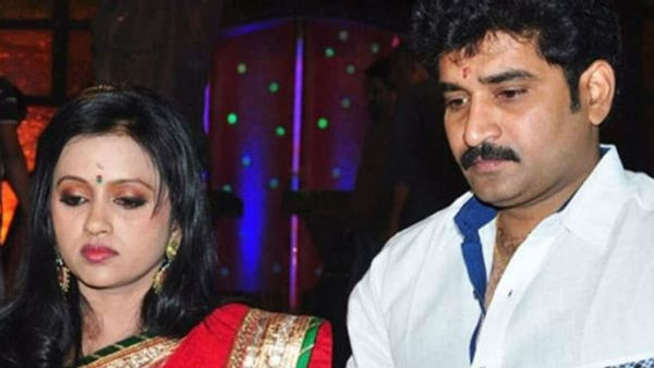 విడాకులు అంటూ..?
