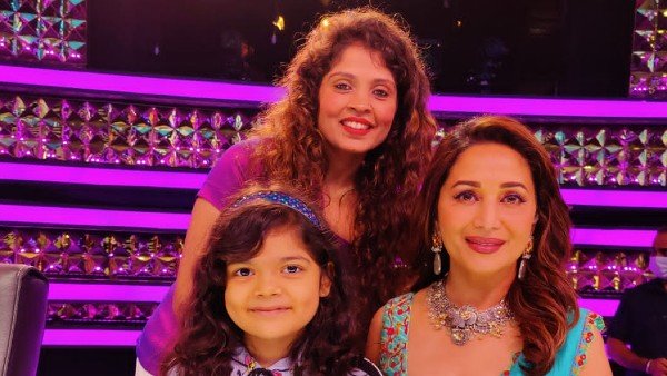 Josh Content Creator Bhumika Modi meet the greet with Salman Khan at IIFA 2022 Josh Content Creator Bhumika Modi meet the greet with Salman Khan at IIFA 2022