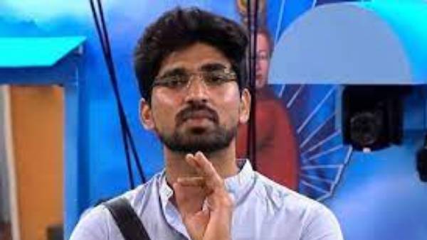 మేనరిజమ్స్ ని ఇమిటేట్ చేసి