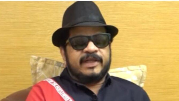 రేణుదేశాయ్ ఫోటో తీసుకుని