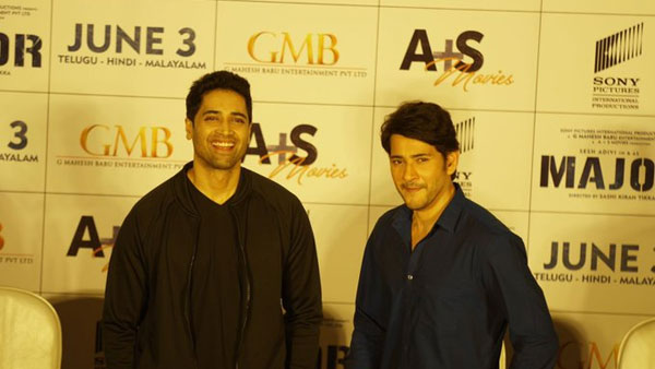 సూపర్ స్టార్ సల్మాన్, పృథ్వీరాజ్తో ట్రైలర్