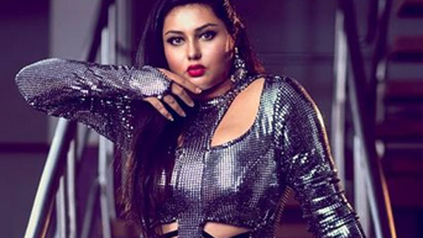 తమిళంలో బిజీగా..