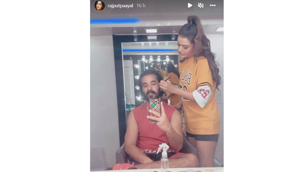 మేకప్ రూంలో అలా చేసింది