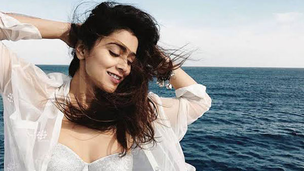లవ్ మ్యారేజ్.. తల్లైన బ్యూటీ