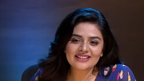 యాంకర్గా మారి యమ పాపులర్