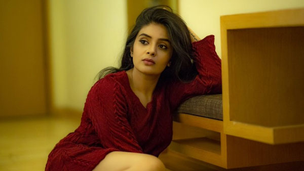 యాంకర్గా హవా చూపిస్తోందిగా