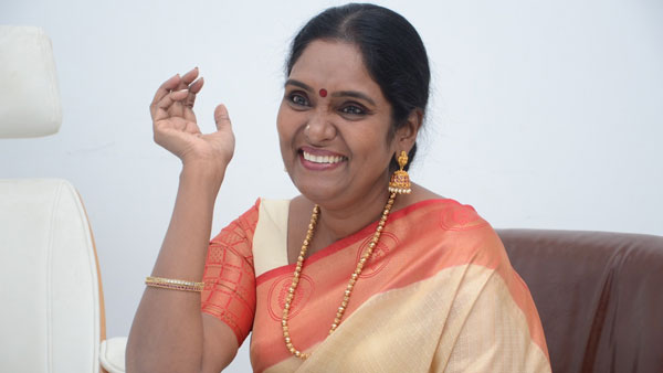 మహిళలకు సరైన పాత్రలు లేకుండా