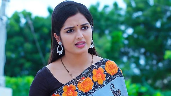 వేగంగా లడ్డులు సిద్ధం చేసిన జానకి