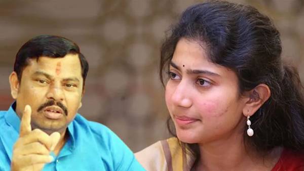 బహిరంగ క్షమాపణలు చెప్పాలి