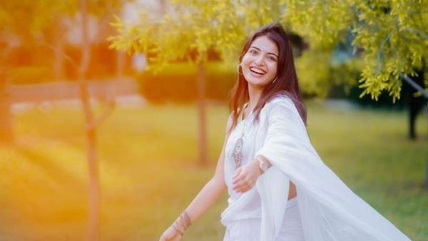 హాట్ ట్రీట్ ఇస్తోన్న అనన్య