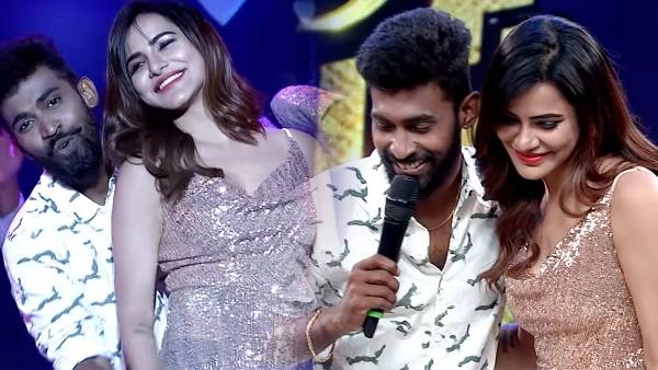 గులాబీలా మార్చి