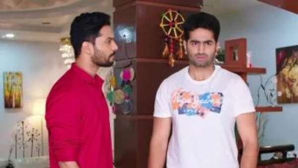 బ్యాంకు వాళ్లపై ఫైర్.. చెక్ ఇచ్చేసి