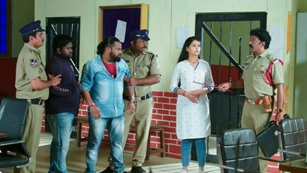 జ్వాలా ధైర్య సాహసాలకు అవార్డు