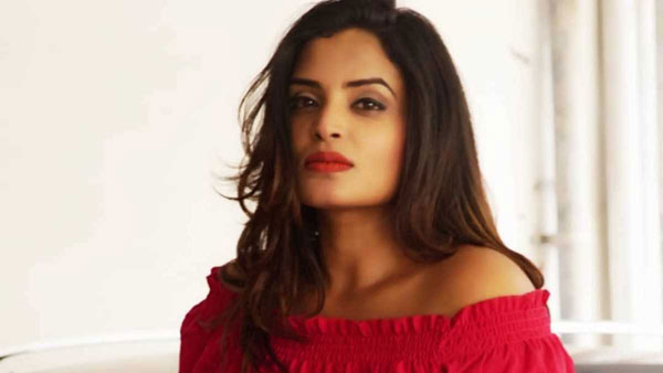 అడల్ట్ వీడియోలతో పాపులారిటీ