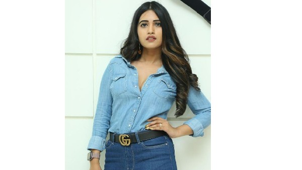 సోషల్ మీడియాలోనూ బిజీ
