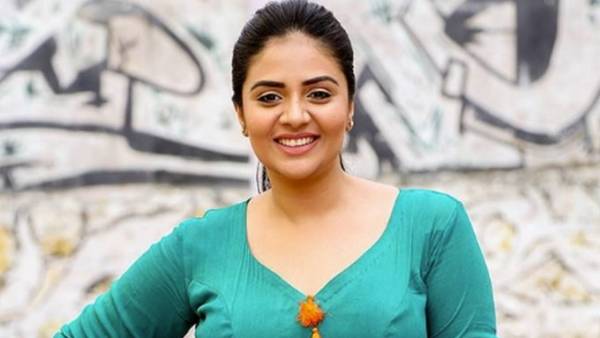 సినిమాల్లో ఎంట్రీ.. ఫుల్ పాపులర్