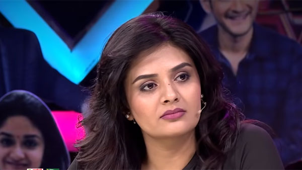 సోషల్ మీడియాలో ఫుల్ బిజీగా
