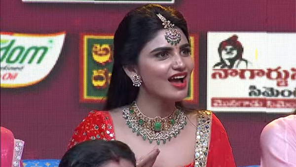 వర్ష కెరీర్ను మార్చిన జబర్ధస్త్