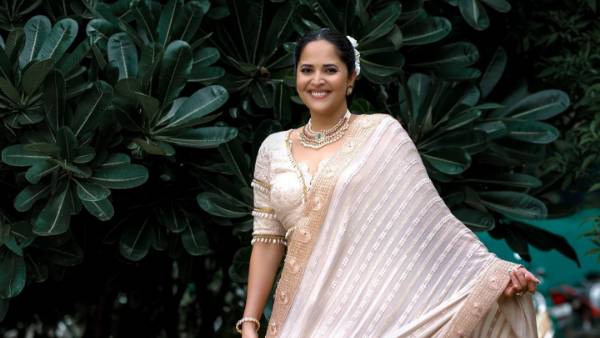 ఆంటీ అంటే గౌరవం లేనట్టా?