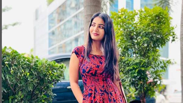 హీరోయిన్గా ఎంట్రీ.. ఫుల్ ఫేమస్