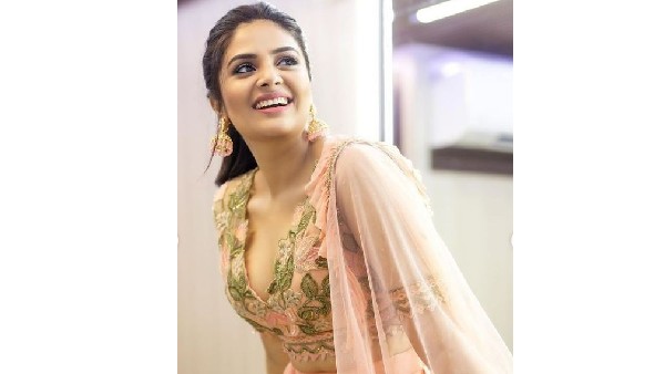 సోషల్ మీడియాలో యాక్టివ్గా