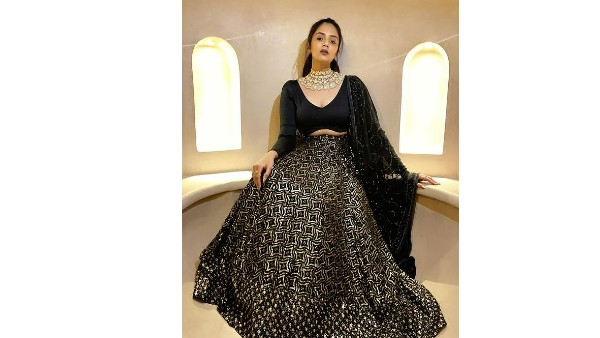 శ్రీముఖి గ్లామర్ పిక్స్ వైరల్గా