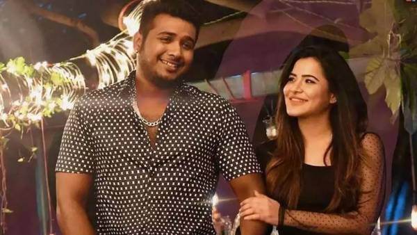 అషు రెడ్డి అలా.. రాహుల్ ఇలా ట్రాక్