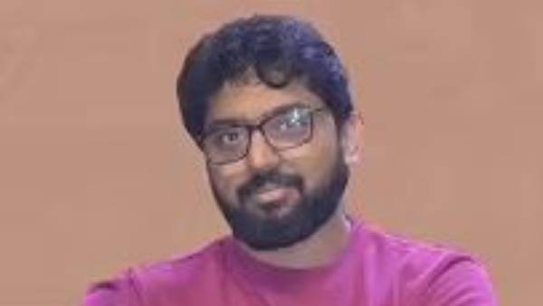 టైమ్ ట్రావెల్ కథా నేపథ్యంతో