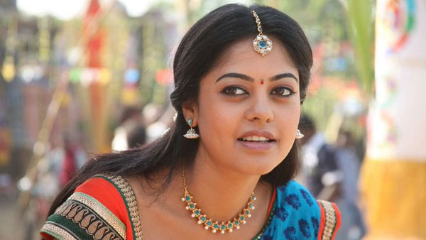బిందుమాధవి రికార్డు