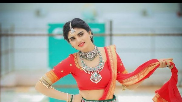 సోషల్ మీడియాలో యాక్టివ్గా