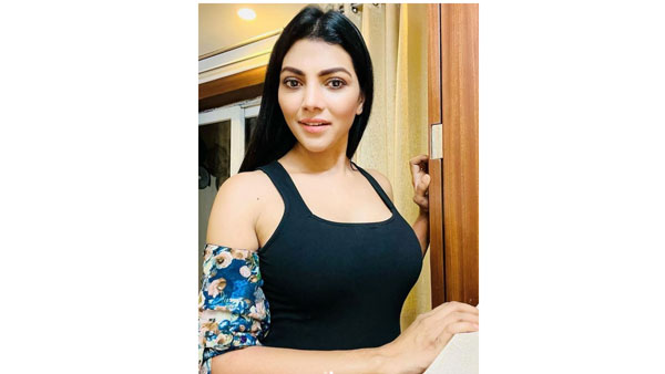 అప్పుడప్పుడూ అందాల విందు