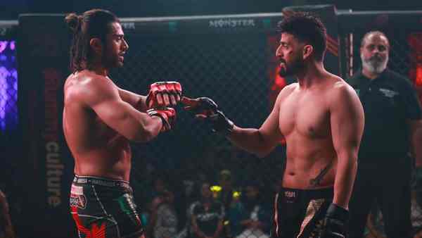 100 కోట్ల బడ్జెట్తో