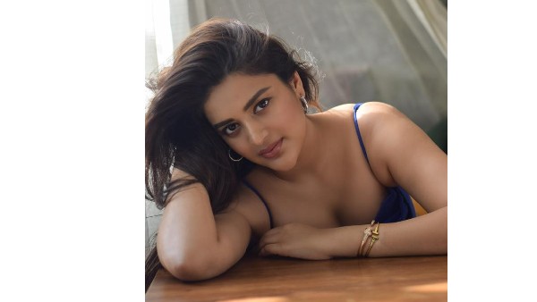 నిధి అగర్వాల్ గ్లామర్ ట్రీట్