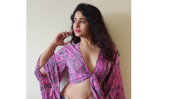 మొదటి సినిమాతో హీరోయిన్గా