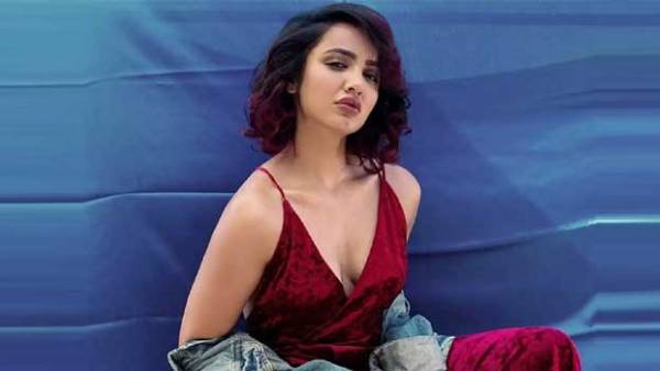 లిప్లాక్ కోసం అతడిని