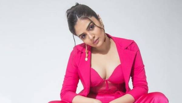 సోషల్ మీడియాలో ఫుల్ బిజీ
