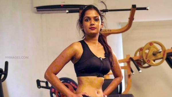 గ్లామర్ ట్రీట్ ఇస్తోన్న బ్యూటీ