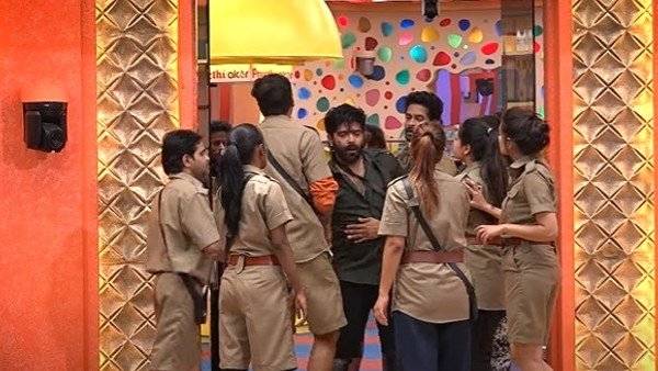 వాళ్ళు సేఫ్