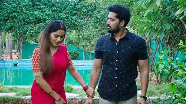 కార్తీక్ ముంబైకి వెళ్తున్నాం అంటూ