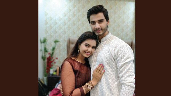 బాత్రూంలోనూ గొడవ పడుతూ