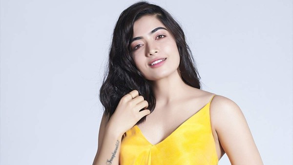 తన గుండెలపై చేయమని..