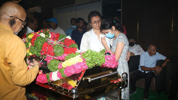 సితార కంటతడి