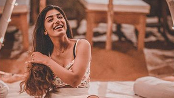 డాబాపై బాల్కానీలో సుప్రిత