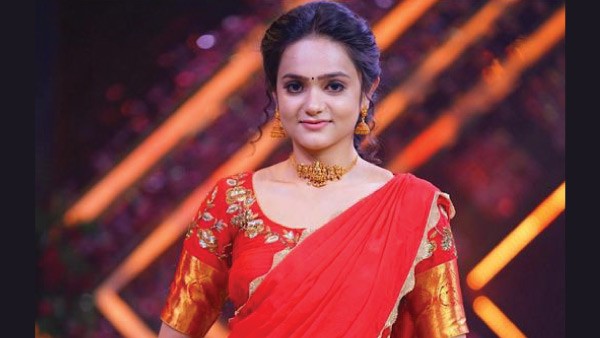 ఎంబీబీఎస్ వదిలి..