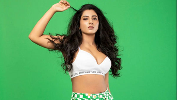 చిన్న వయసులోనే బికినీలో