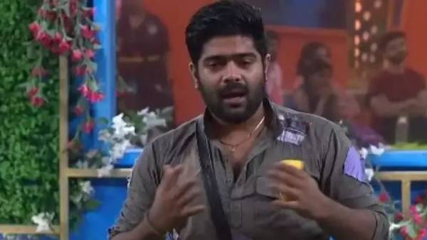 రేవంత్ చేతినుంచి ఎగిరిపడిన గొడ్డలి..