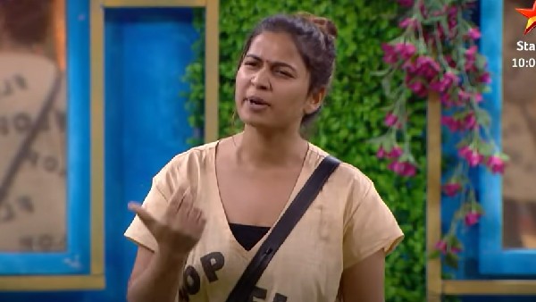 లవ్ ట్రాక్లు.. ఫుల్గా పాపులారిటీ