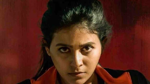 అలాగే ఝాన్సీ తనెవరో