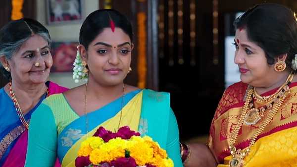 గ్రామ పెద్ద మోనితకు షాక్
