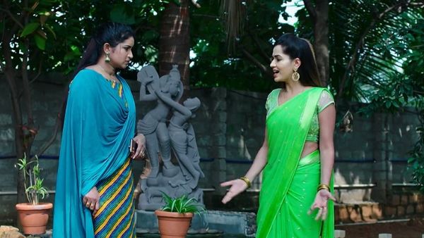 ఇంటికి నిప్పు పెట్టిన వాల్తేరు వాణి
